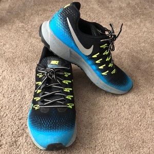 Men’s 9 Nike Zoom Pegasus 33 *H2O REPEL*